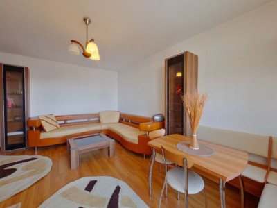 Inchiriere apartament 2 camere cu mansardă - 13 Decembrie 