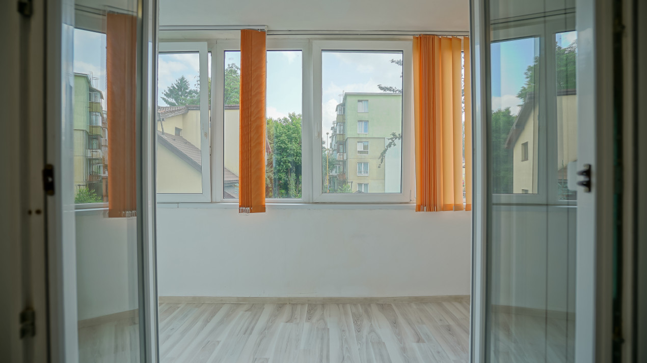 REZERVAT-Apartament cu 3 camere și 2 balcoane pe strada Hermann Oberth