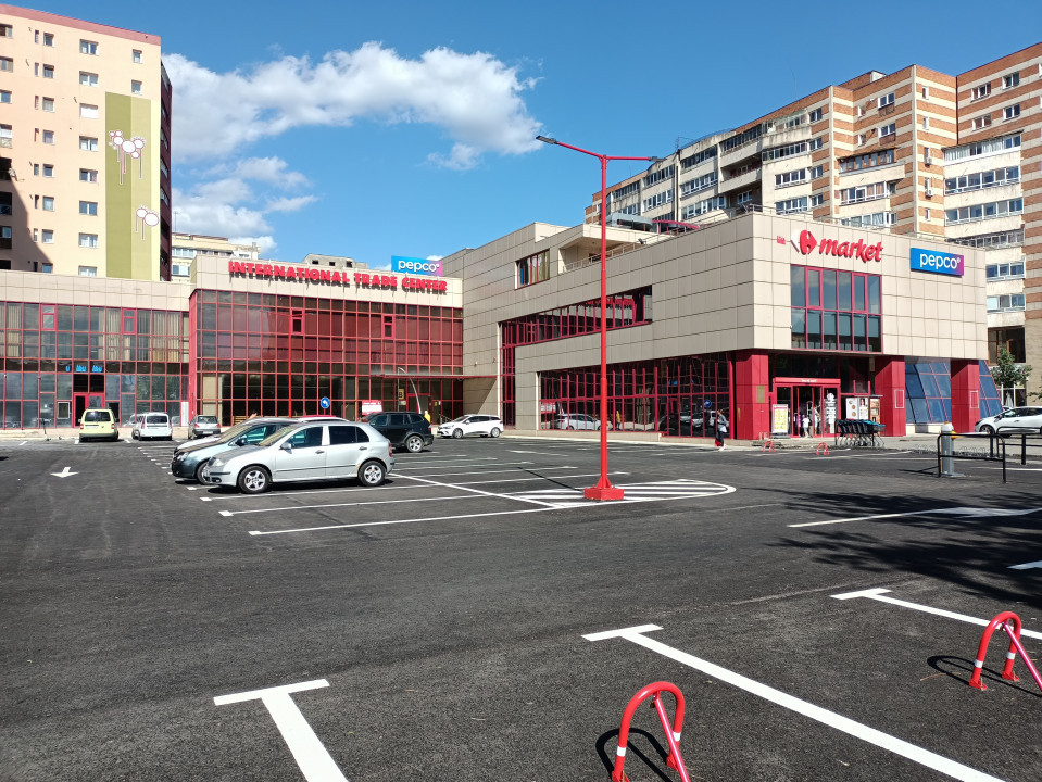 Spatiu comercial pretabil retail, servicii,  in ITC zona Vlahuta,  cu parcare