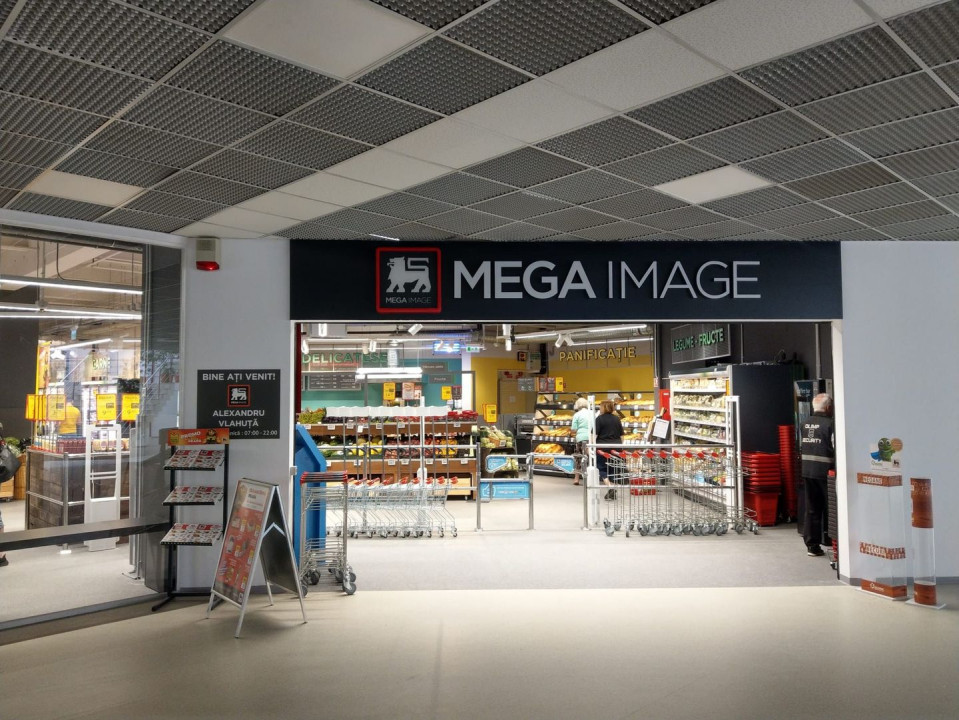 Spatiu comercial pretabil retail, servicii,  in ITC zona Vlahuta,  cu parcare