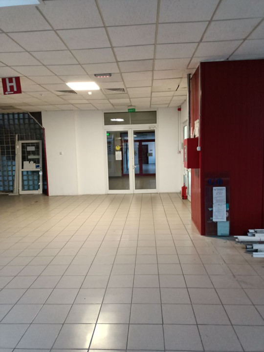 Spatiu comercial pretabil retail, servicii,  in ITC zona Vlahuta,  cu parcare