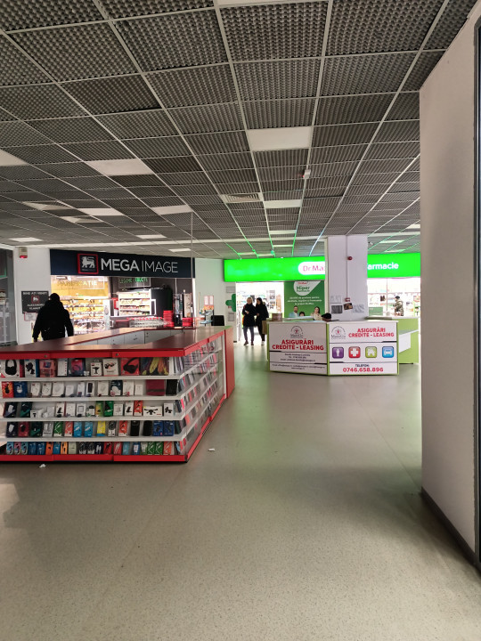 Spatiu comercial pretabil retail, servicii,  in ITC zona Vlahuta,  cu parcare