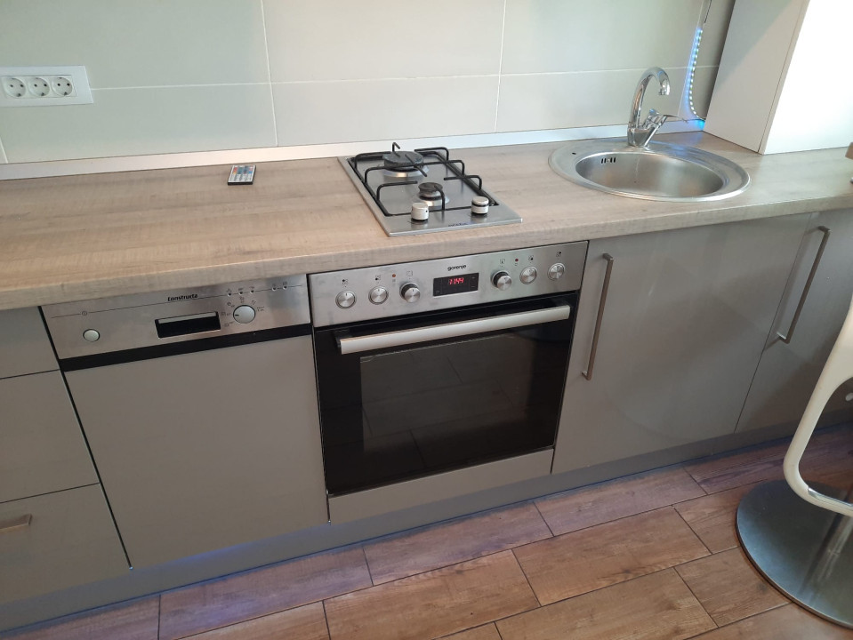 Apartament doua camere, Grandis, zona Coresi, aer conditionat, utilat/mobilat