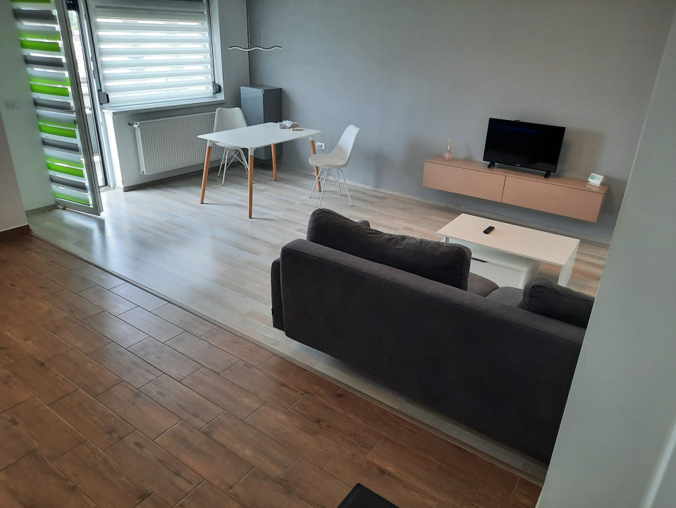 Apartament doua camere, Grandis, zona Coresi, aer conditionat, utilat/mobilat
