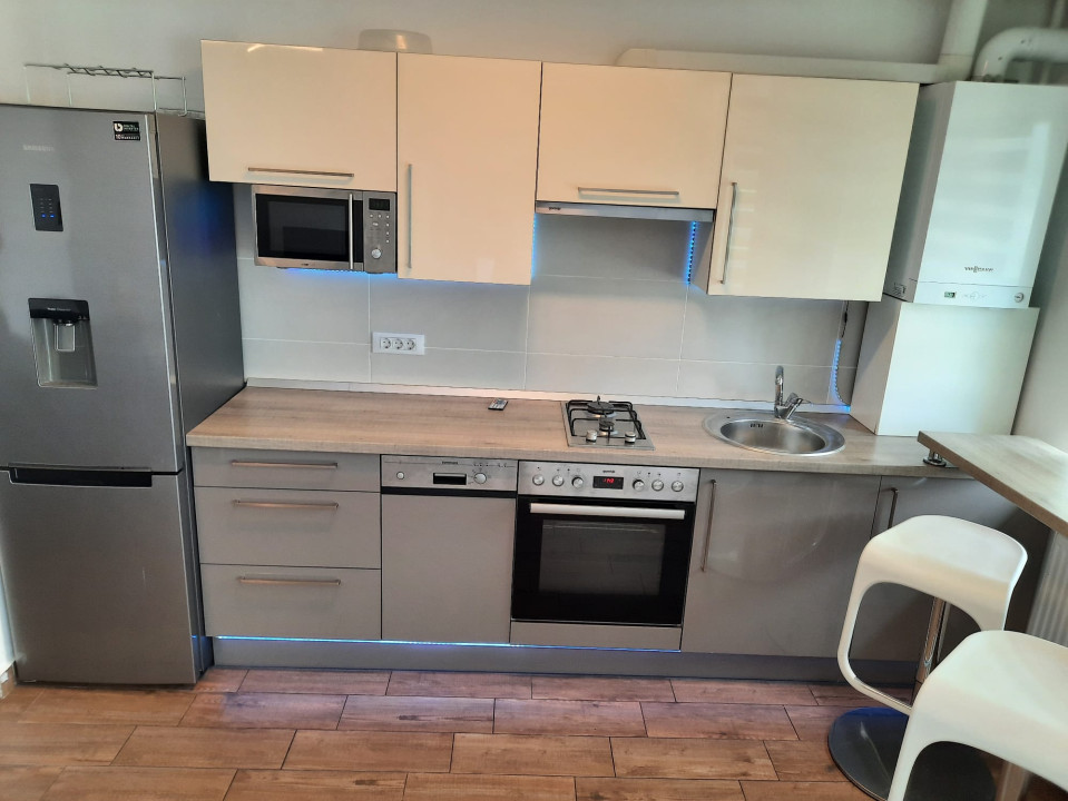 Apartament doua camere, Grandis, zona Coresi, aer conditionat, utilat/mobilat