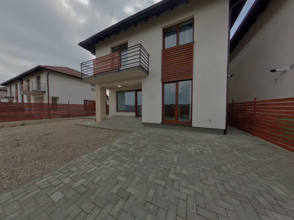 Casa modernă cu 3 dormitoare, 2 terase în Ghimbav, la doar 3-5 minute de Brașov