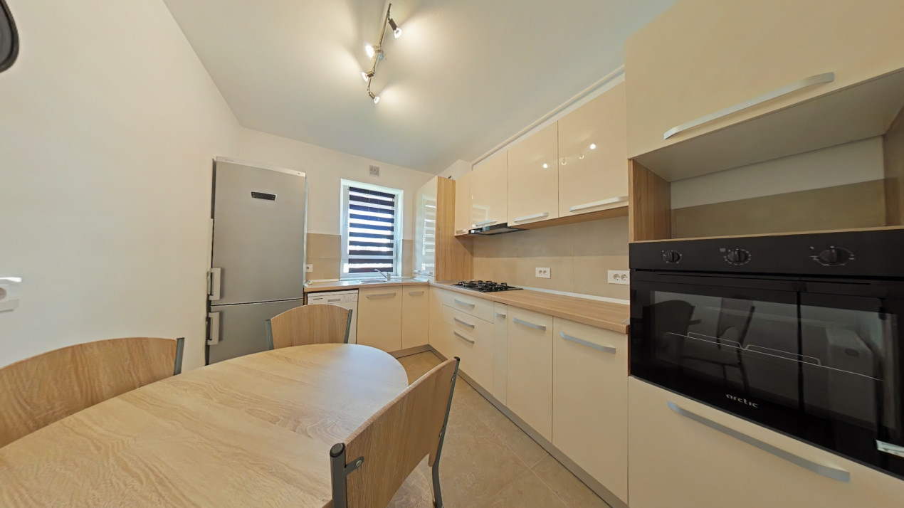 Apartament 2 camere Coresi cu loc de parcare