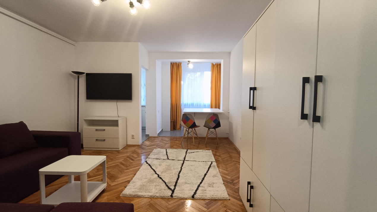 Garsoniera renovata, Etaj 3/9, Prima inchiriere - Calea Bucuresti