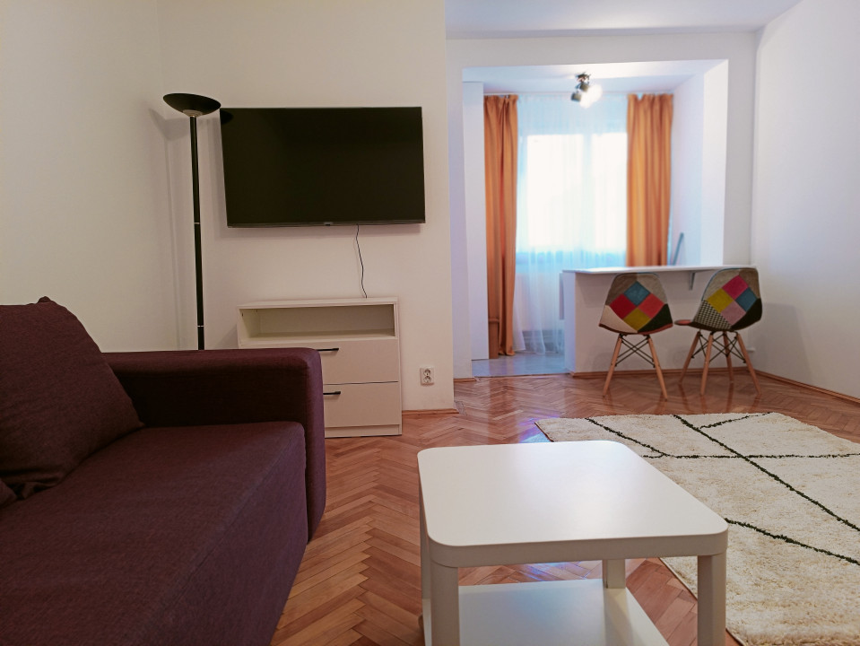 Garsoniera renovata, Etaj 3/9, Prima inchiriere - Calea Bucuresti