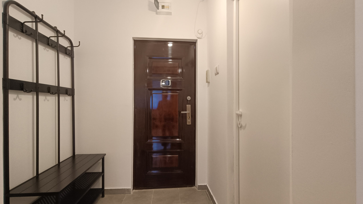 Garsoniera renovata, Etaj 3/9, Prima inchiriere - Calea Bucuresti
