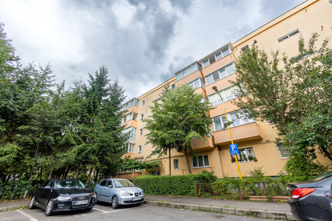 Apartament 4 camere, 2 balcoane, Etaj intermediar - Strada Carpatilor