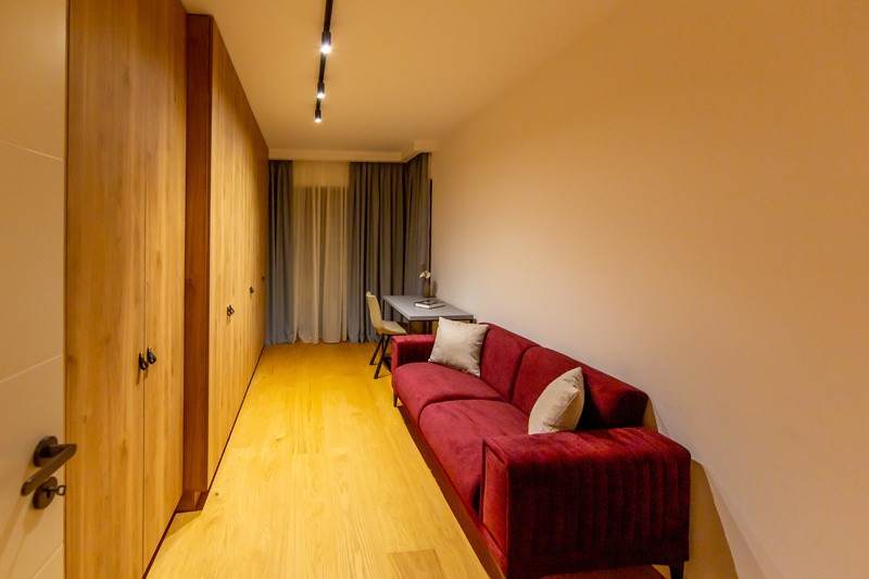 Apartament de 2 camere + birou