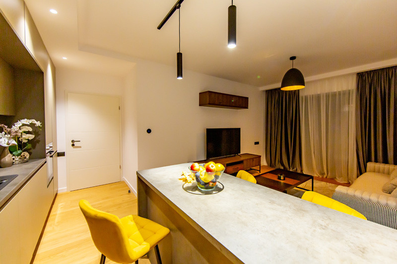 Apartament de 2 camere + birou
