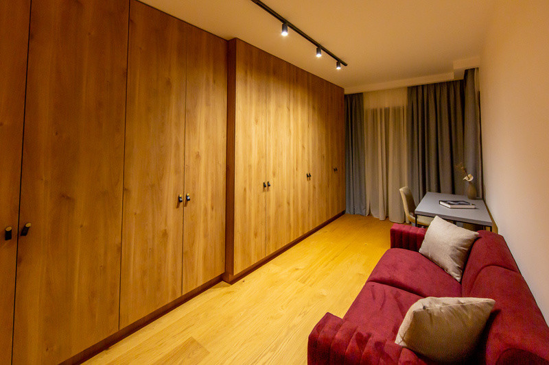 Apartament de 2 camere + birou