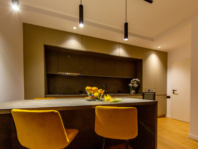 Apartament de 2 camere + birou