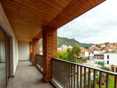 Apartament spațios cu 4 camere
