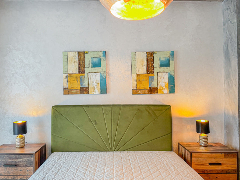 Penthouse 4 camere cu terasa generoasa si garaj subteran , zona Coresi