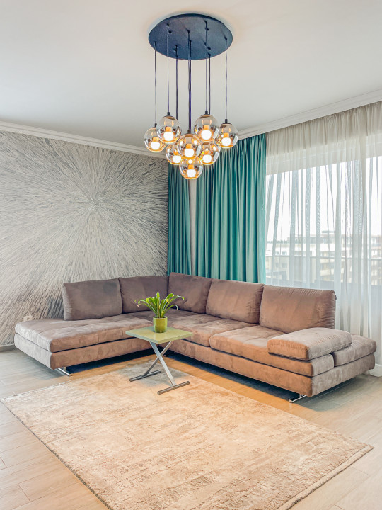 Penthouse 4 camere cu terasa generoasa si garaj subteran , zona Coresi