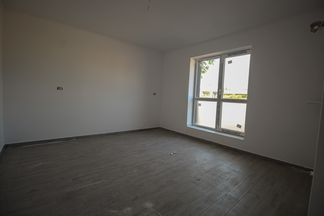 Apartament 3 camere bloc nou, Stupini