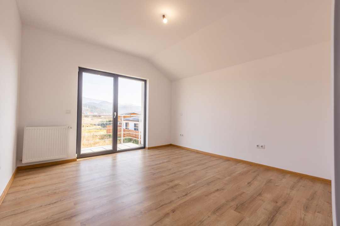 Vila Brasov, Cristian, singur in curte, intabulata, toate utilitatile