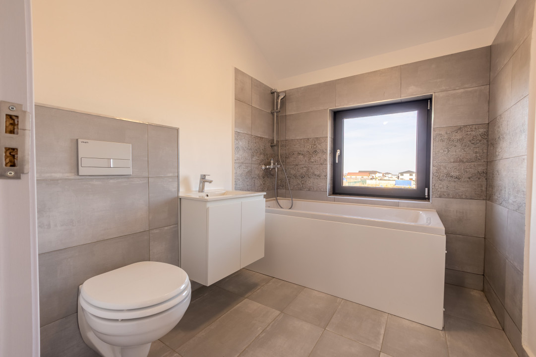 Vila Brasov, Cristian, singur in curte, intabulata, toate utilitatile