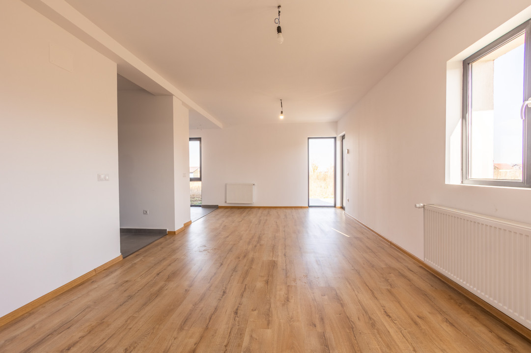 Vila Brasov, Cristian, singur in curte, intabulata, toate utilitatile