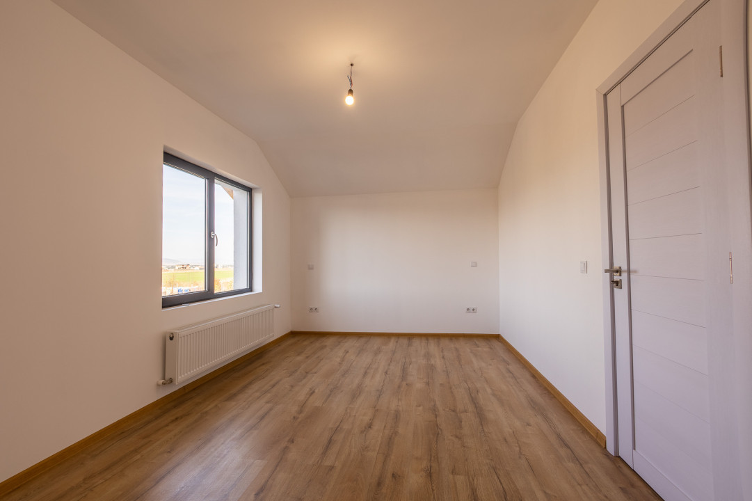 Vila Brasov, Cristian, singur in curte, intabulata, toate utilitatile