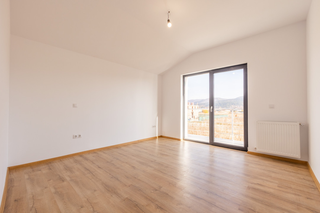 Vila Brasov, Cristian, singur in curte, intabulata, toate utilitatile