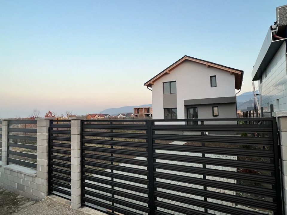 Vila Brasov, Cristian, singur in curte, intabulata, toate utilitatile