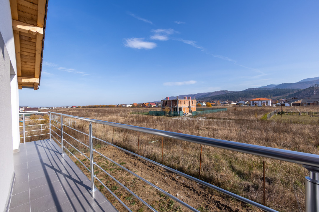 Vila Brasov, Cristian, singur in curte, intabulata, toate utilitatile