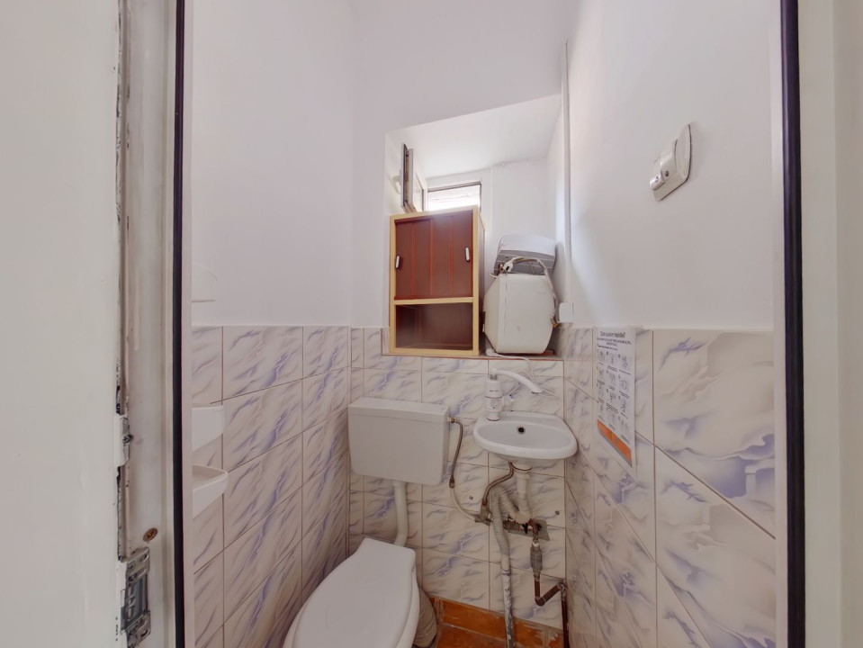 De inchiriat - Spatiu comercial-intrare din strada-str Lunga