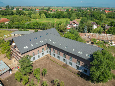 Garsoniera bloc nou,  Stupini