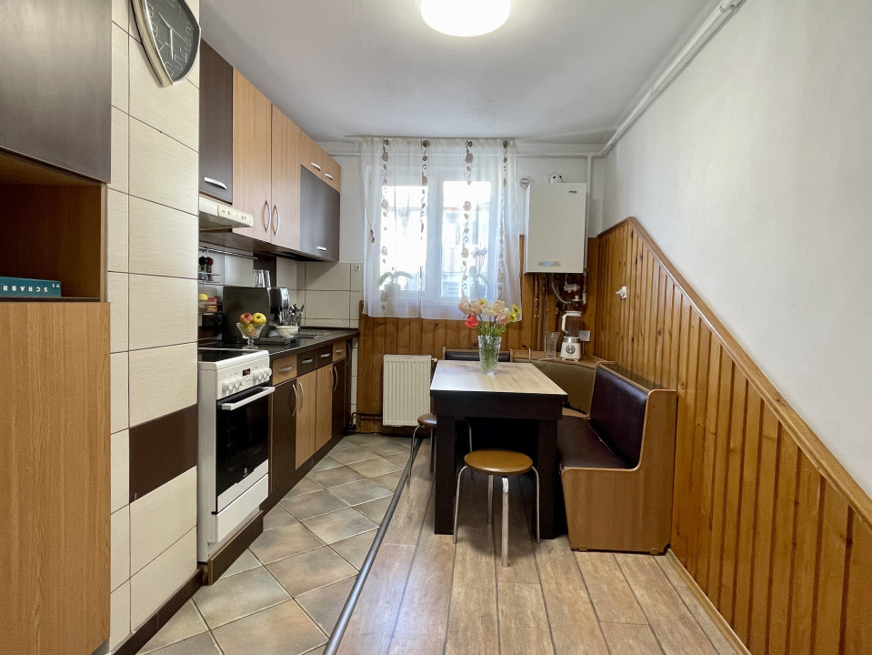 Apartament 3 camere strada Apollo