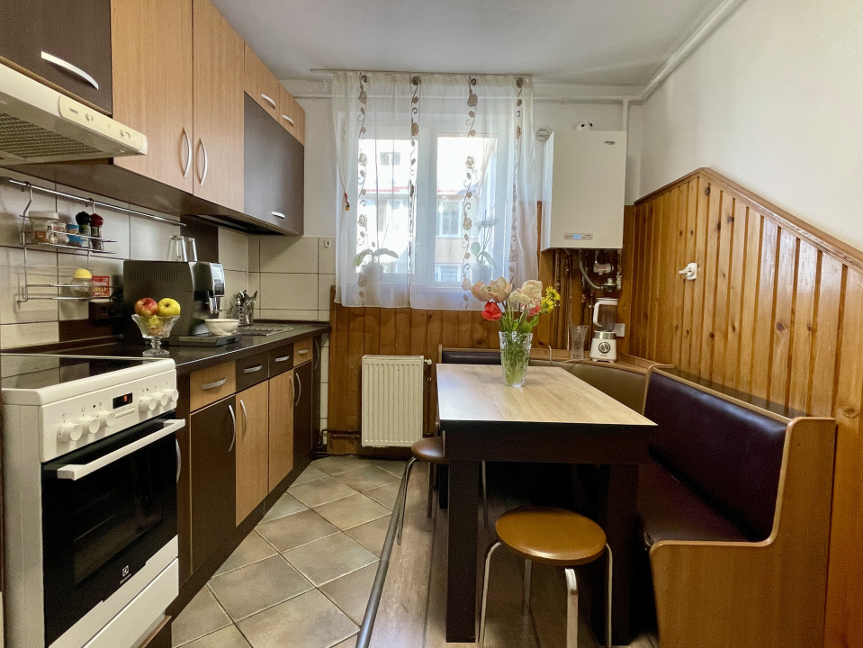 Apartament 3 camere strada Apollo